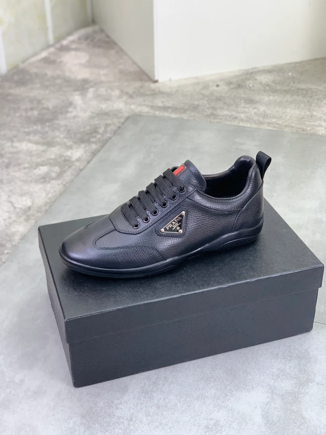 Men's Men's Shoes P400💰[New Style] The latest classic model of high-quality PRADA breathable and comfortable men's shoes is now on the official website, 1:1 copied, synchronized in Hong Kong, and on the same catwalk; all made of calfskin with breathable mesh fabric ➕Imported soft and comfortable sheep Leather lining, 🍡🍡original rubber outsole is non-slip and wear-resistant; comfortable to wear, attractive style, fine workmanship, and simple and neat shoe last, showing a man's courage and toughness, 👍size 38 to 44; 3⃣️colors🉑️ to choose from